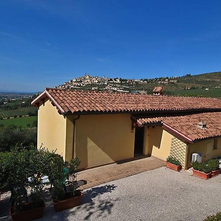 Agriturismo Fiordaliso Trevi Exterior foto